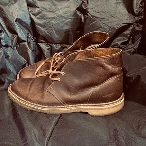 CLARKS MEN’S DESERT BOOTS BROWN